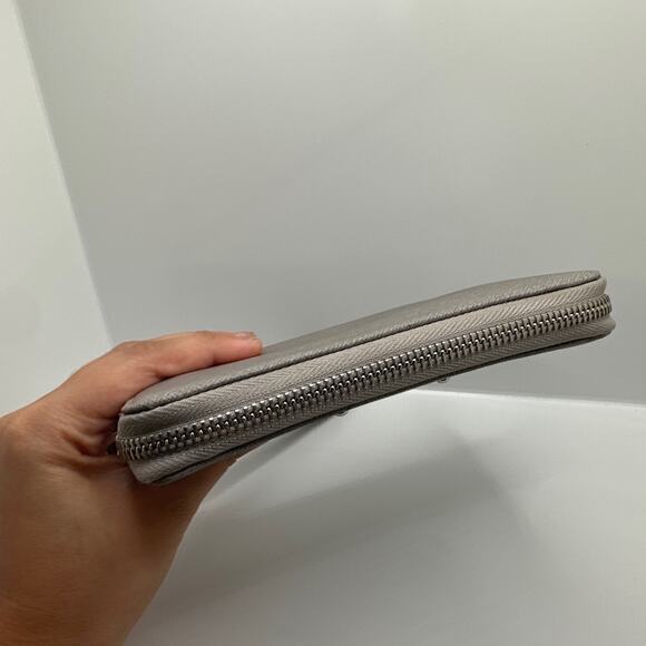 MICHAEL KORS Gray Wallet - Picture 4 of 8